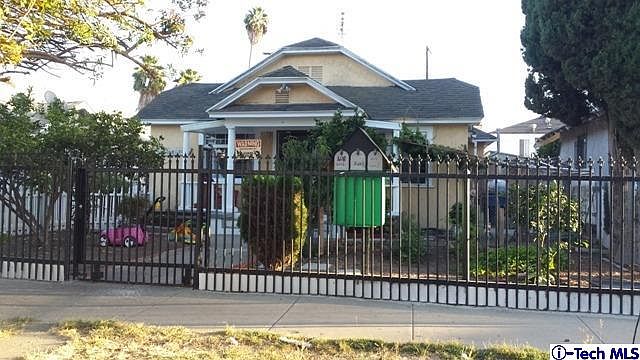 2nd image of 1616 W 52nd St