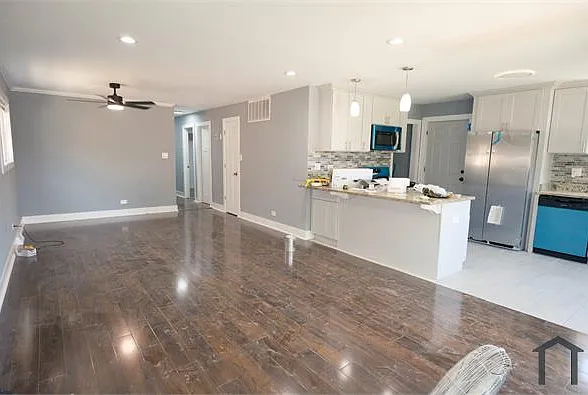 4 bed, 1575 sqft, $2,700 — Photo 4