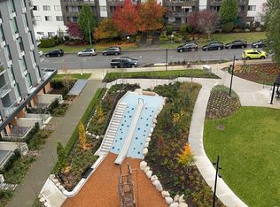 252 E 15th St #5798, North Vancouver, BC V7L 2L7