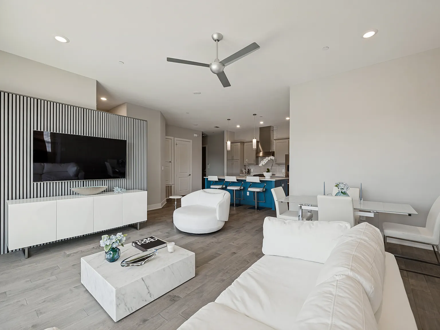 3 bed, 1754 sqft, $3,000 — Photo 2
