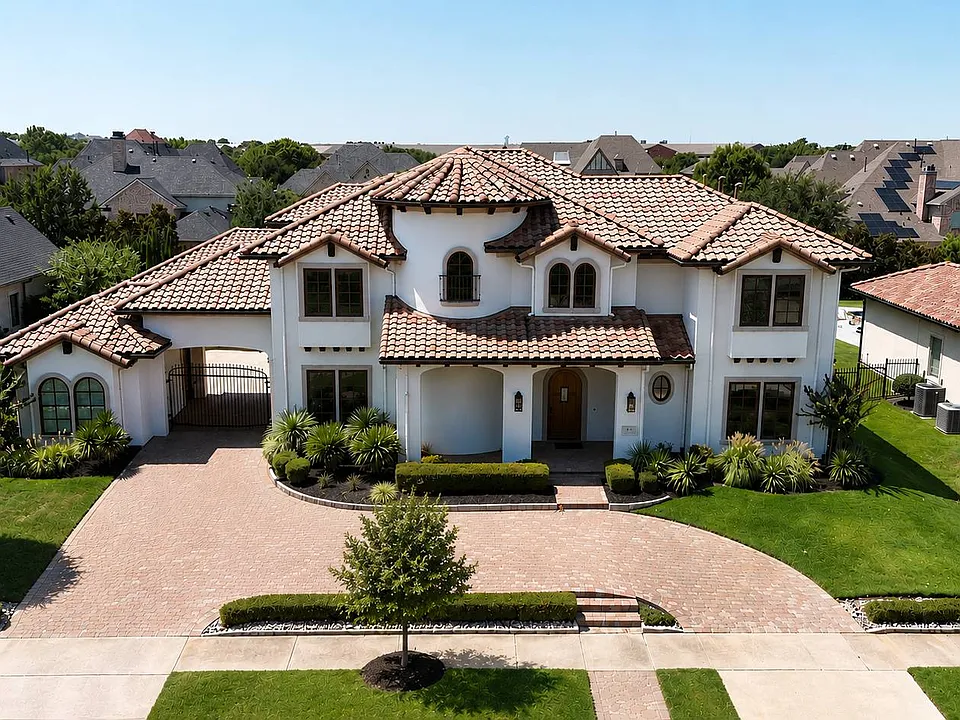 3759 Broadmoor Way
