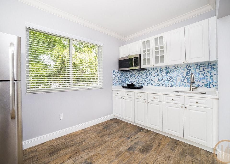 1st image of 53 NE 49th St APT 8