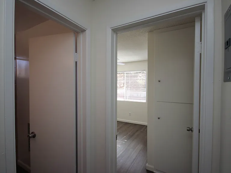 896 Magnolia Ave #4 — Photo 10