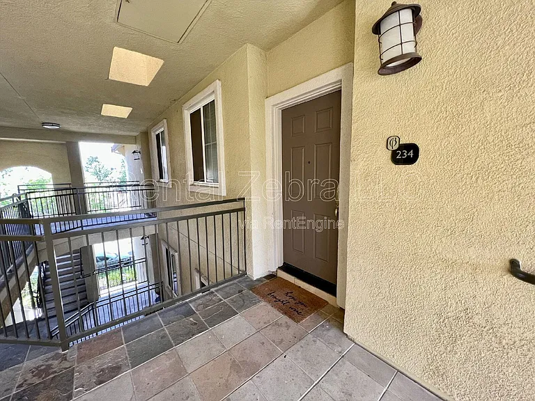 1360 Shady Ln — Photo 18