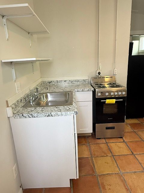 1st image of 1011 Truman Ave #3