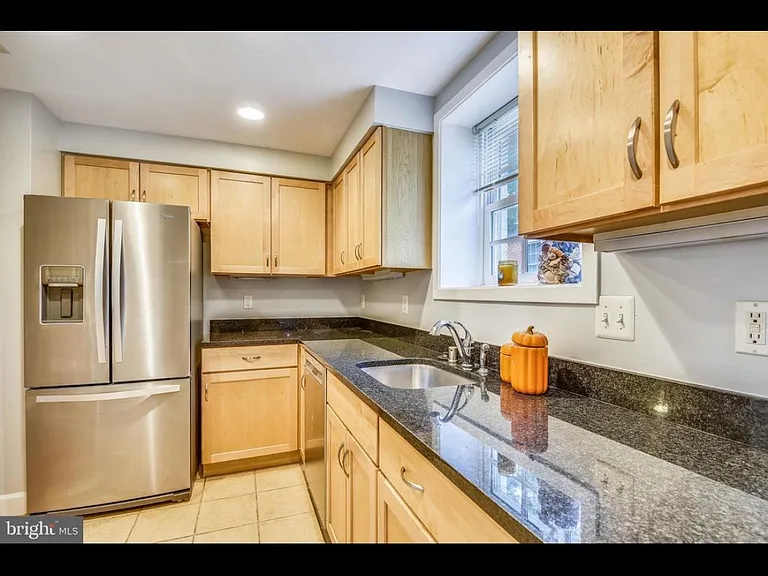 229 N Thomas St #101 — Photo 7