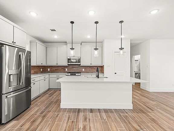 5th image of 1436 Shaded Rock Dr