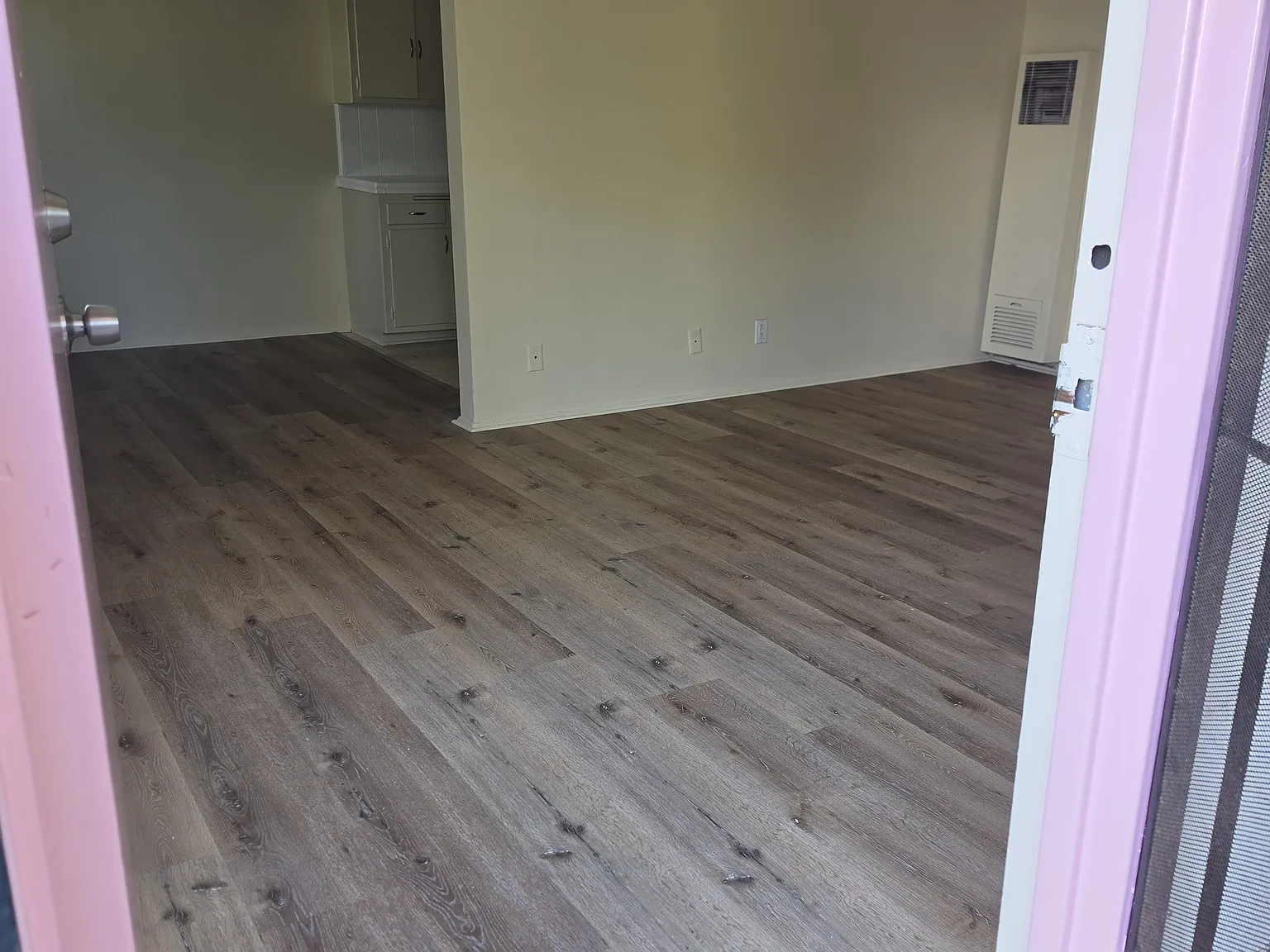 2 bed, 700 sqft, $3,390 — Photo 2