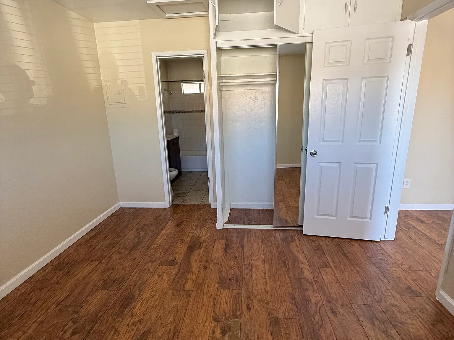 1 bed, 700 sqft, $1,700 — Photo 3