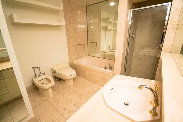 Rented by Olnick Organization | media 5