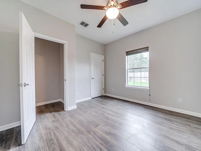 1639 Green Hill Dr — Photo 29