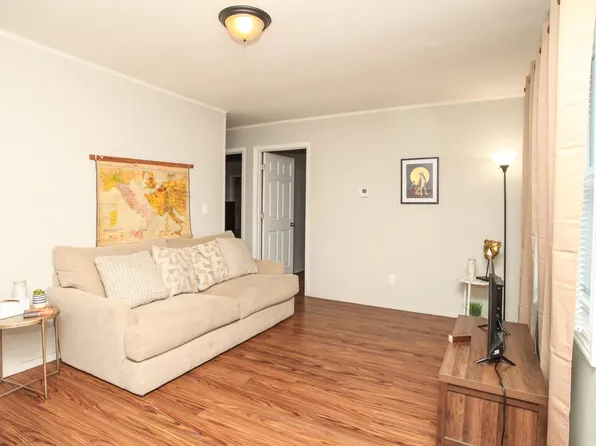 1021 N Jefferson St, Lincoln, IL 62656