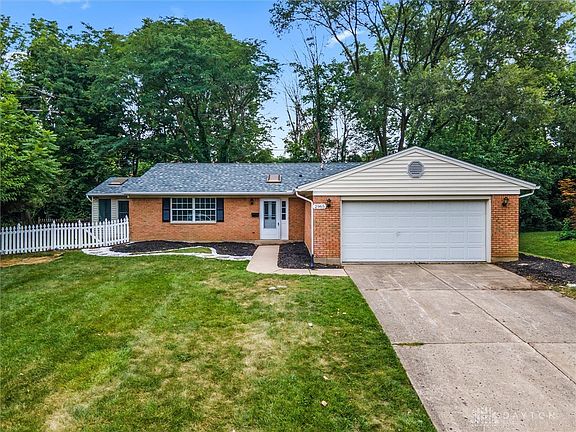 2nd image of 2965 Meadow Park Dr