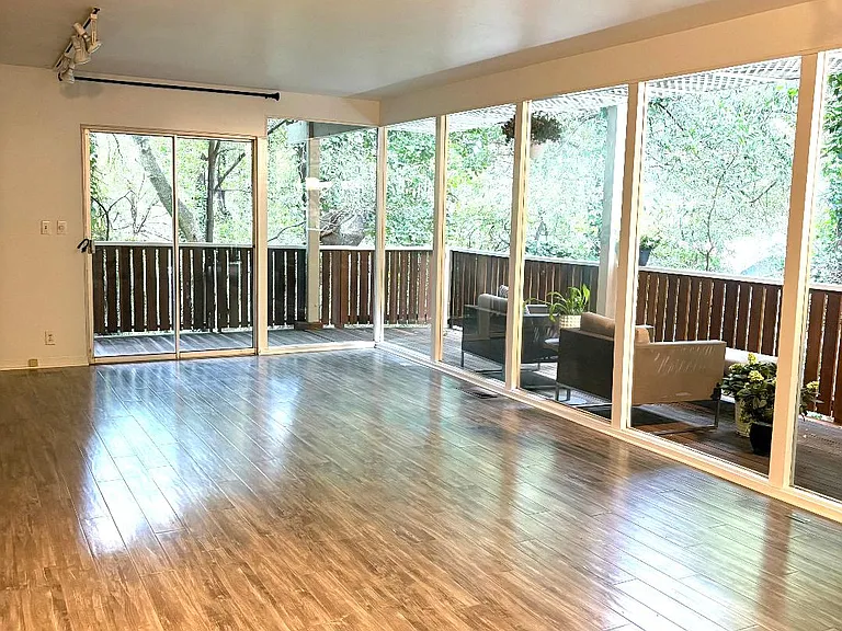 204 Glen Dr — Photo 7