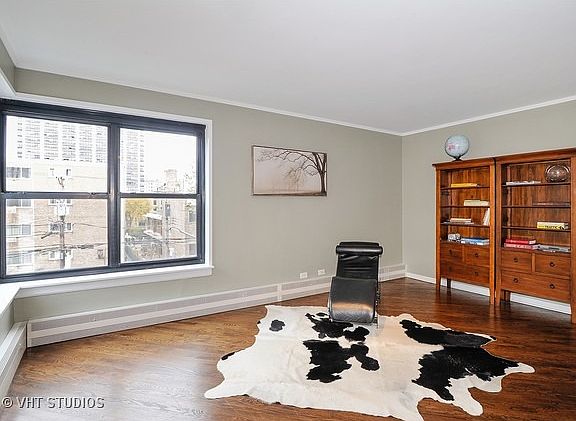 2nd image of 525 W Aldine Ave APT 303