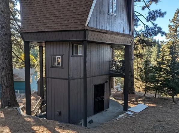 31438 Easy St, Running Springs, CA 92382