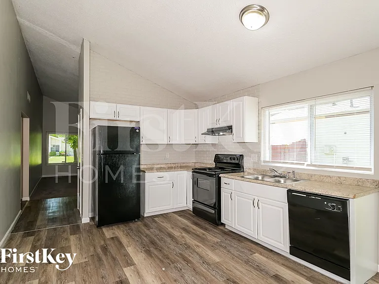 3313 Green Pasture Dr — Photo 8
