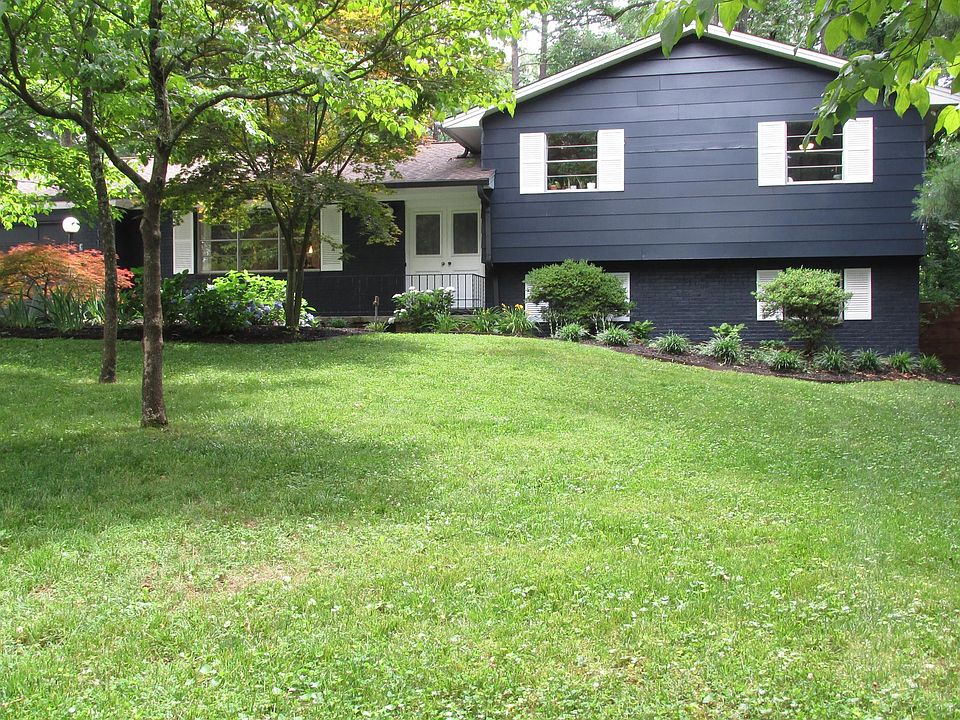 1st image of 1122 Park Hill Cir