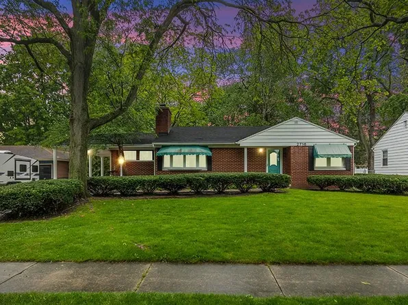 2716 Foster Ave NE, Grand Rapids, MI 49505