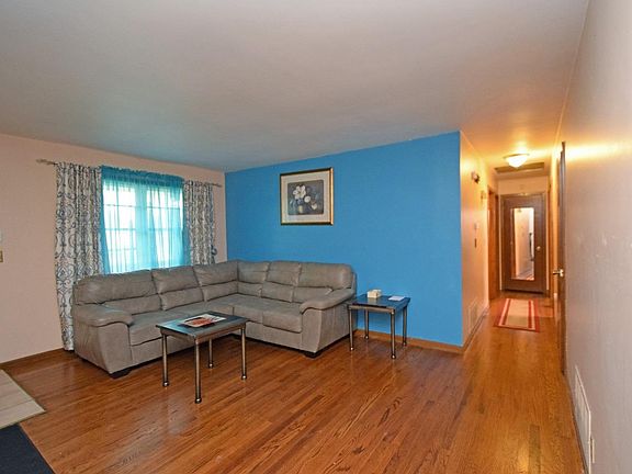 5th image of 5211 Woodlake Dr