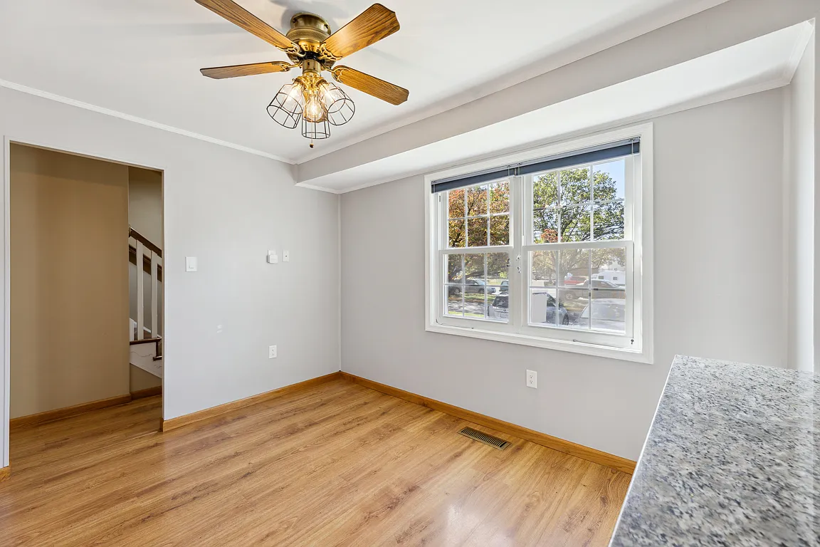 3 bed, 2.5 bath, 1280 sqft, $2,550 — Photo 4