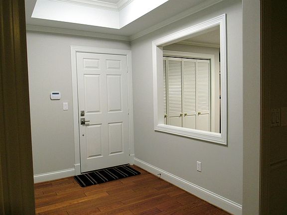 5th image of 4040 Woodlawn Dr Unit 14