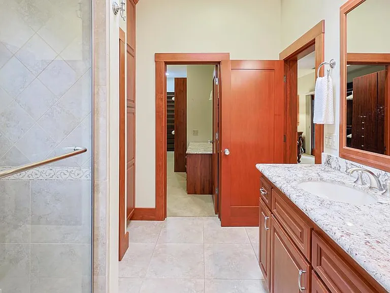 1027 Encino Row — Photo 29