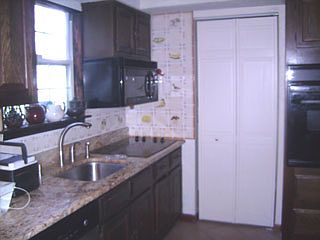 5th image of 34 Barry Park Ct