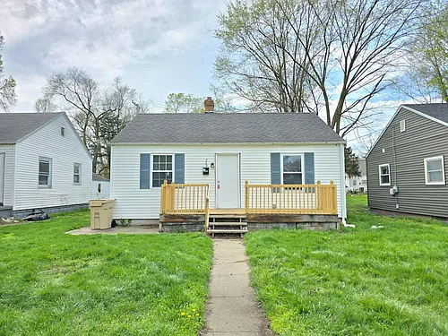 729 N Elmer St Photo 1