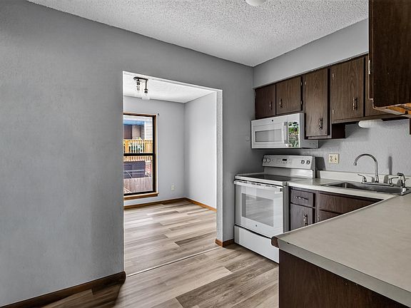 5th image of 2819 SW Prairie Rd APT 50