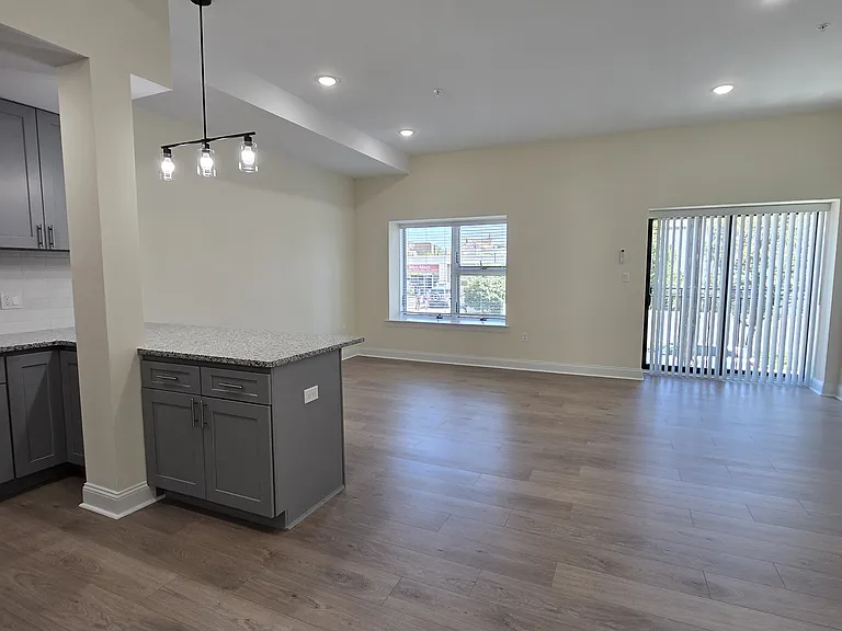 512 Kearny Ave #201 — Photo 5