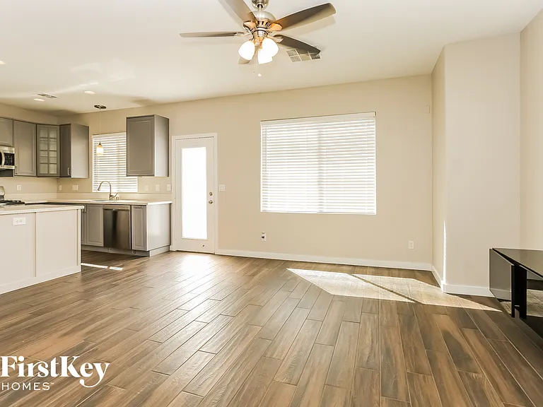 6415 Hamilton Grove Ave — Photo 2
