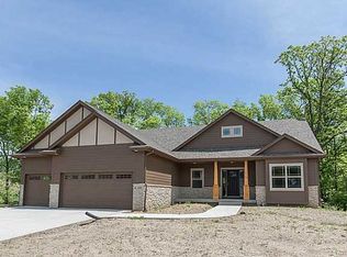 8309 Woodfield Rd, Johnston, IA 50131