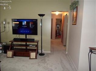 109 Meadow Ln, Sandusky, OH 44870