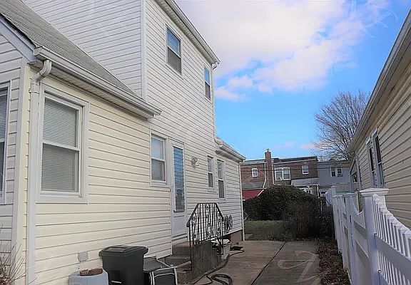 4th image of 11127 144th St