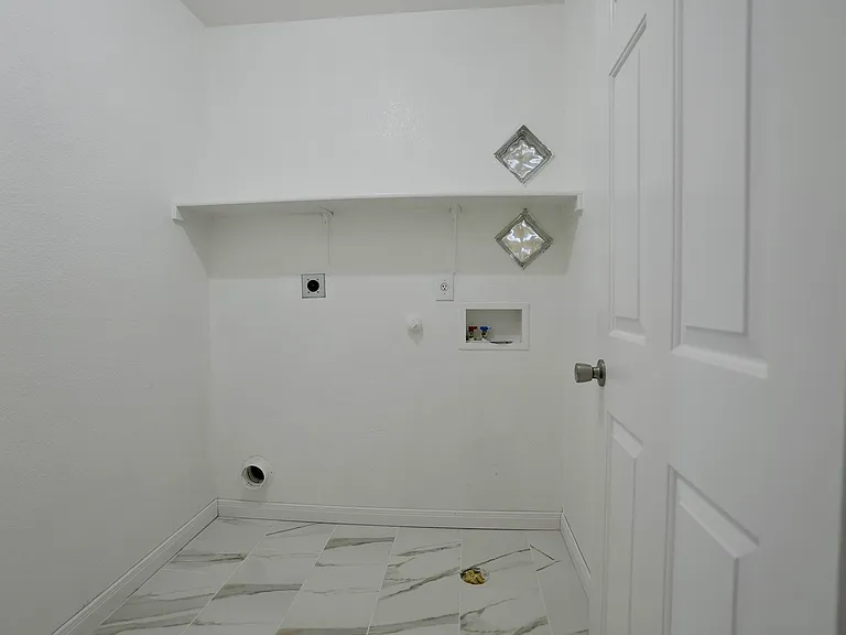 Laundry Room (2nd Floor)