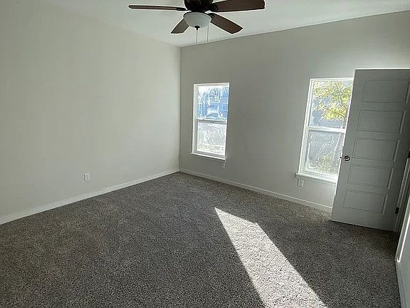 5th image of 658 Chestnut St