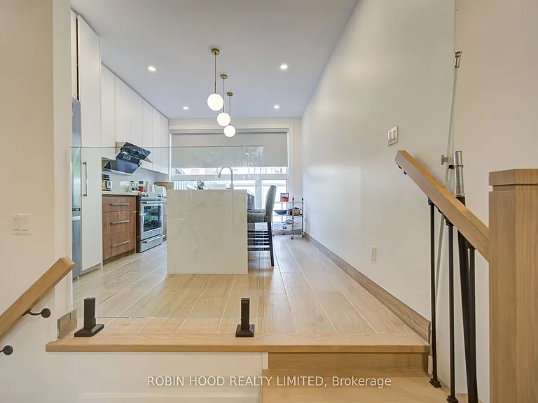 124 Robert St — Photo 9
