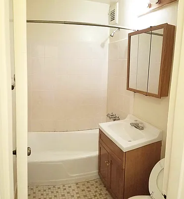 Rented by Smart NY Realty LLC | media 5