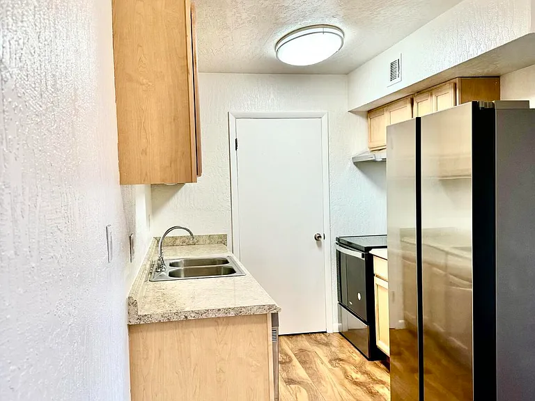 2100 Forest Knoll Dr NE #202 — Photo 5