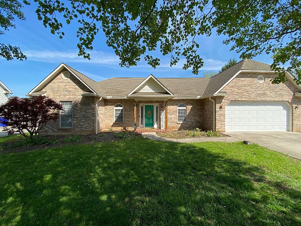1st image of 831 Paxton Dr