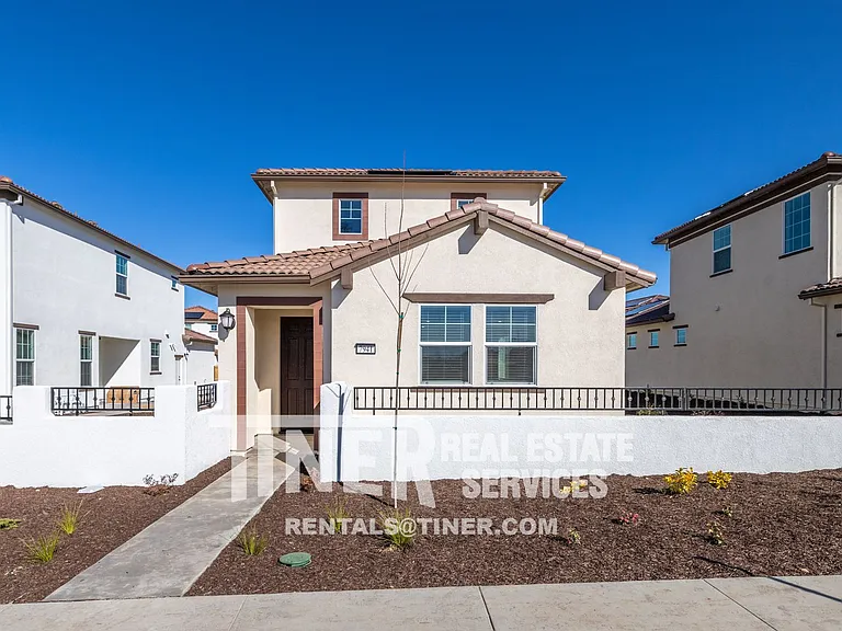 7941 Titan Dr — Photo 2