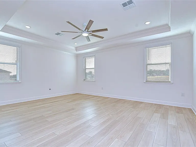 10027 Dolphin Gull Cir — Photo 36