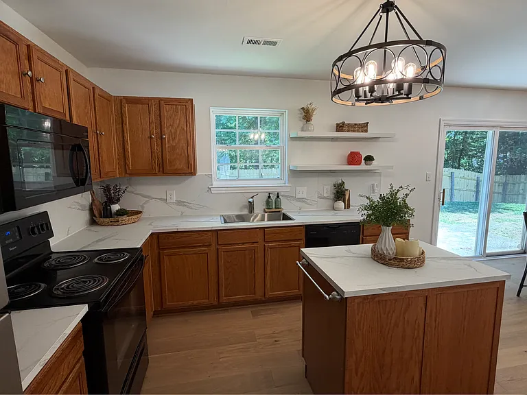9819 Aventide Ln — Photo 21