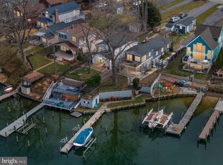 306 Riverside Dr, Pasadena, MD 21122