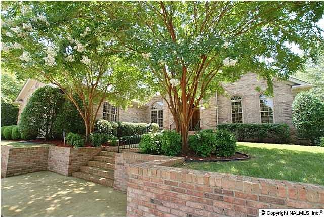 1st image of 121 Antebellum Dr