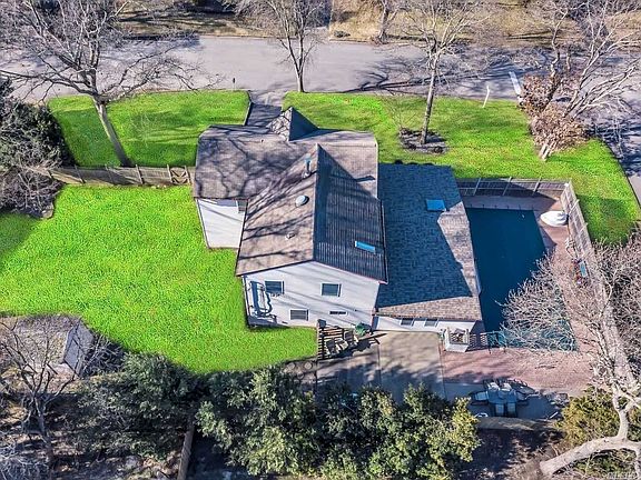 2nd image of 37 Halfcircle Dr