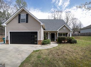 560 Windsong Lake Dr, Commerce, GA 30529