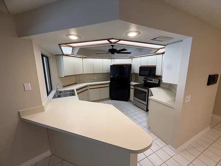 18312 Citation St — Photo 11