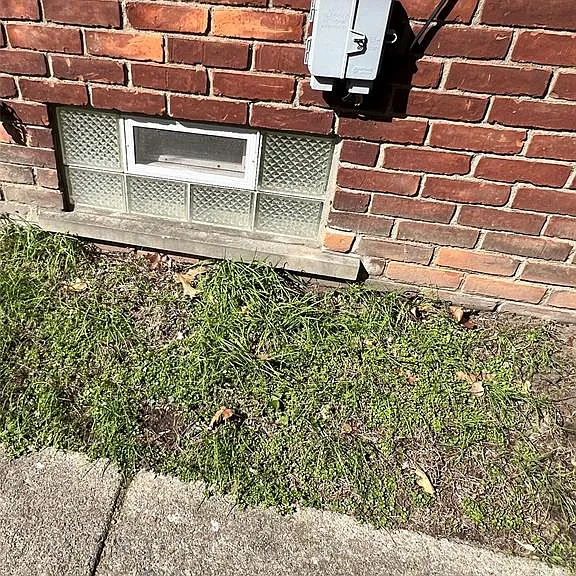 23280 Forest St — Photo 3